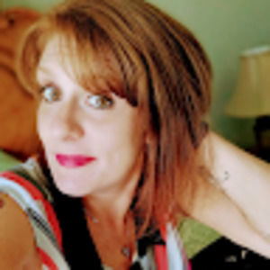 Meet your Posher, Elyssa